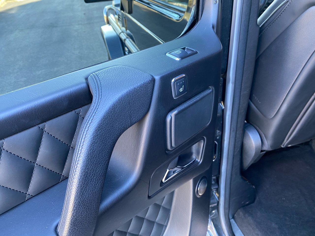 Used 2016 Mercedes-Benz G 63 AMG G63 AMG 4MATIC image 28