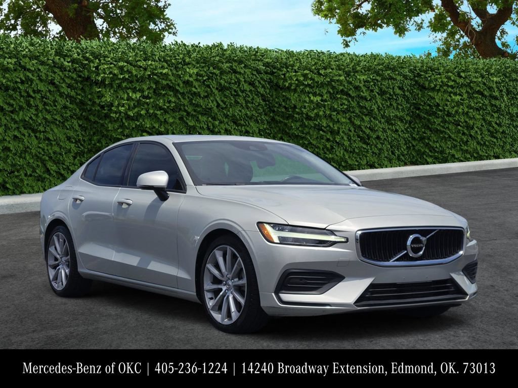Used 2020 Volvo S60 T6 Momentum AWD/4WD image 3