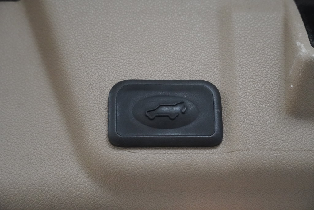 Used 2008 Buick Enclave CXL w/ Entertainment Package #3 FWD image 34