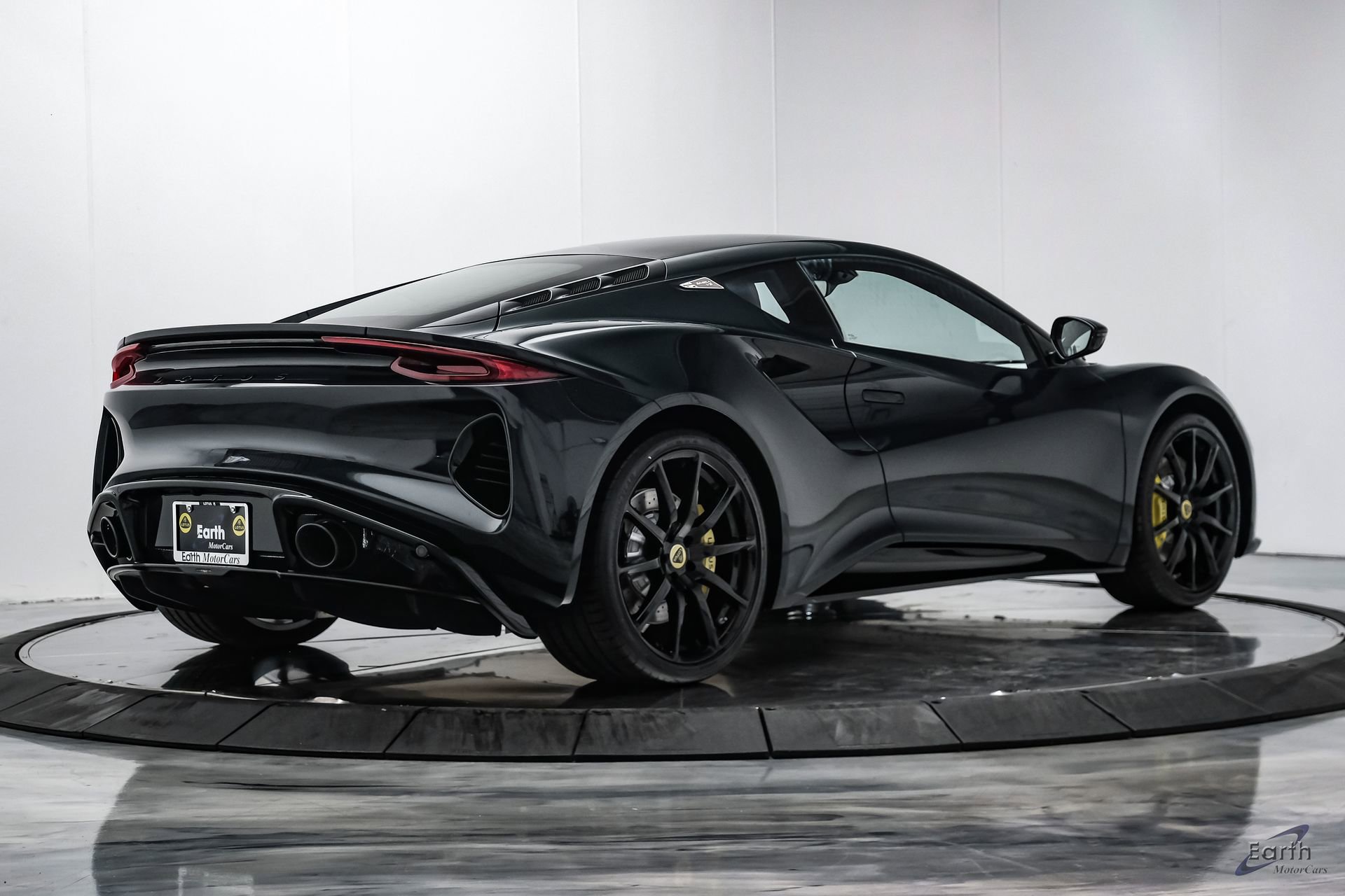 Used 2025 Lotus Emira RWD image 17