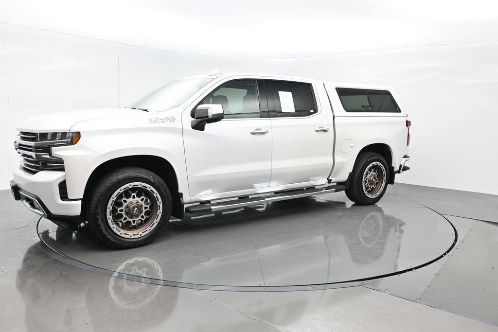Used 2019 Chevrolet Silverado 1500 High Country w/ Technology Package AWD/4WD image 2
