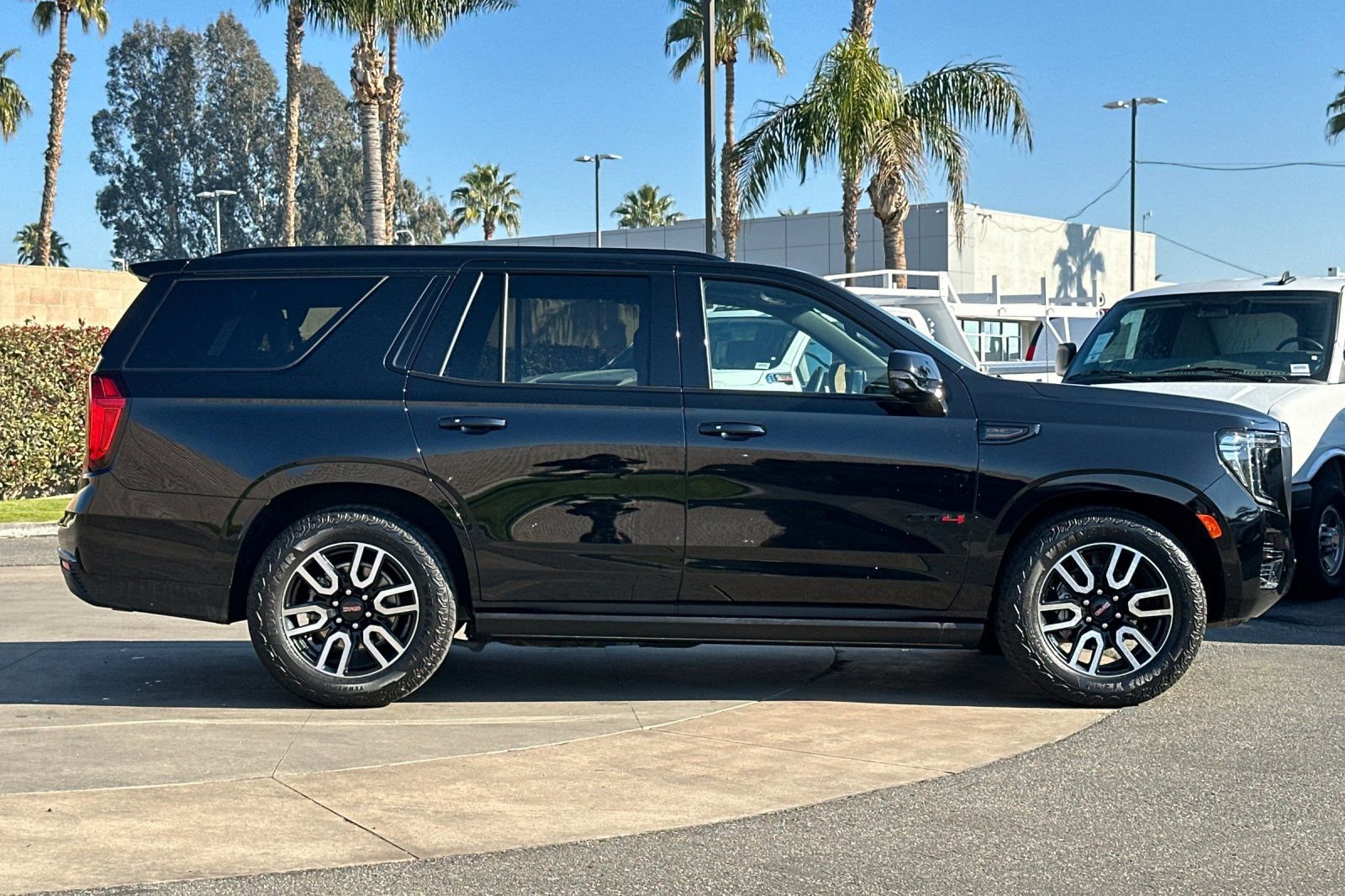 Certified 2024 GMC Yukon AT4 w/ AT4 Premium Plus Package image 3