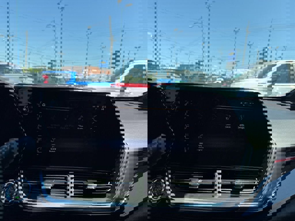 New 2025 Chevrolet Trax RS w/ Driver Confidence Package image 20