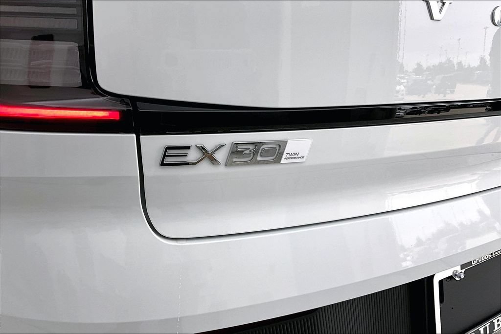 New 2026 Volvo EX30 Ultra w/ Protection Package AWD/4WD image 37