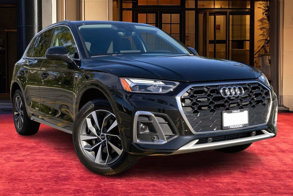 Used 2022 Audi Q5 2.0T Premium w/ Convenience Package image 2