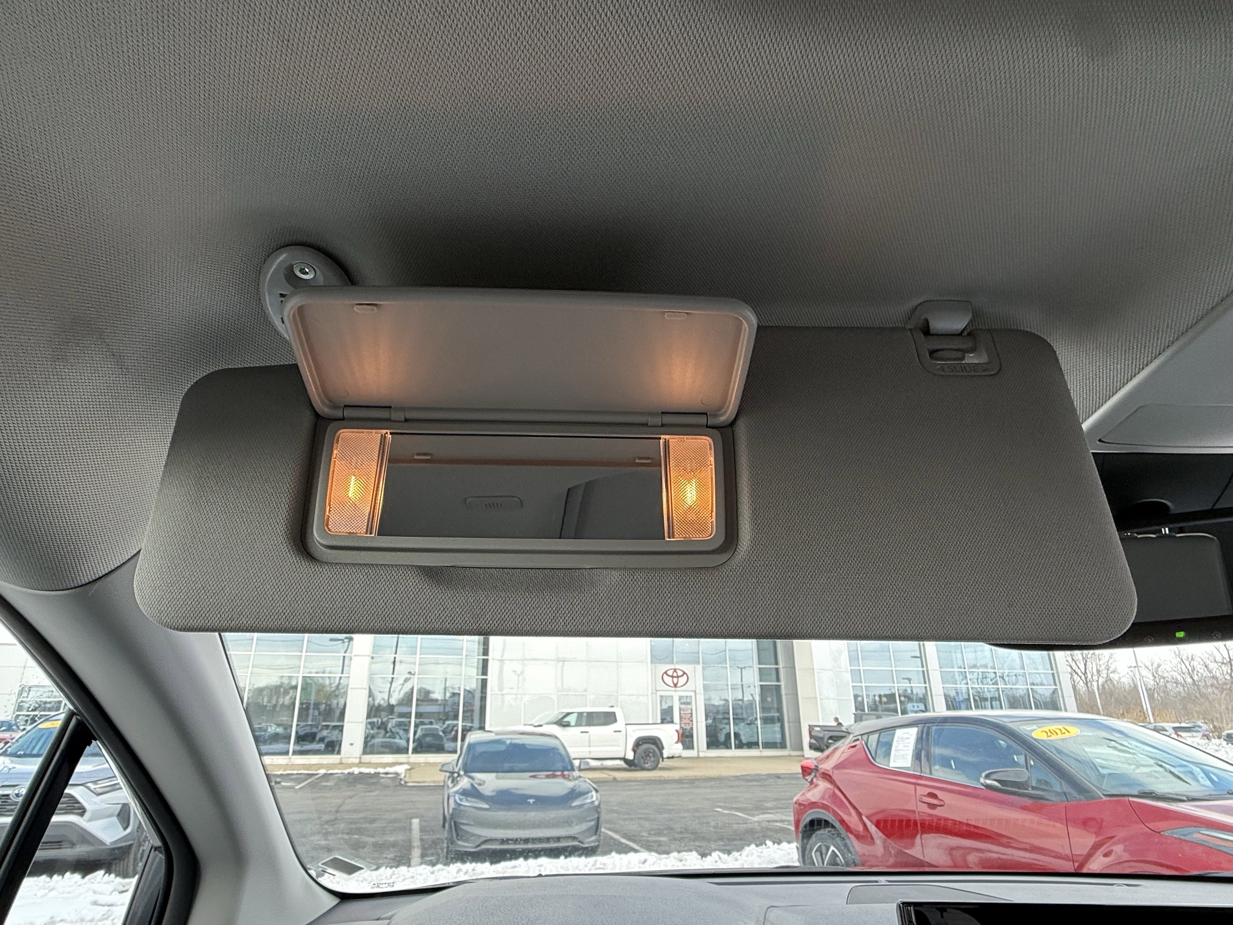 Used 2025 Toyota Sienna XLE image 29