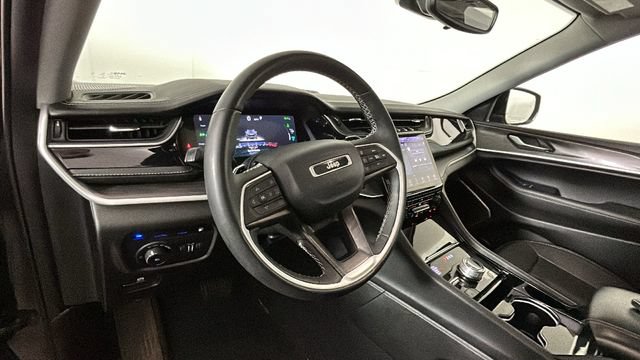 Used 2023 Jeep Grand Cherokee 4WD 4xe image 13