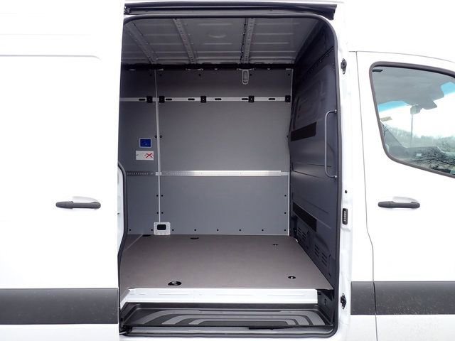 Used 2025 Mercedes-Benz Sprinter 2500 image 7