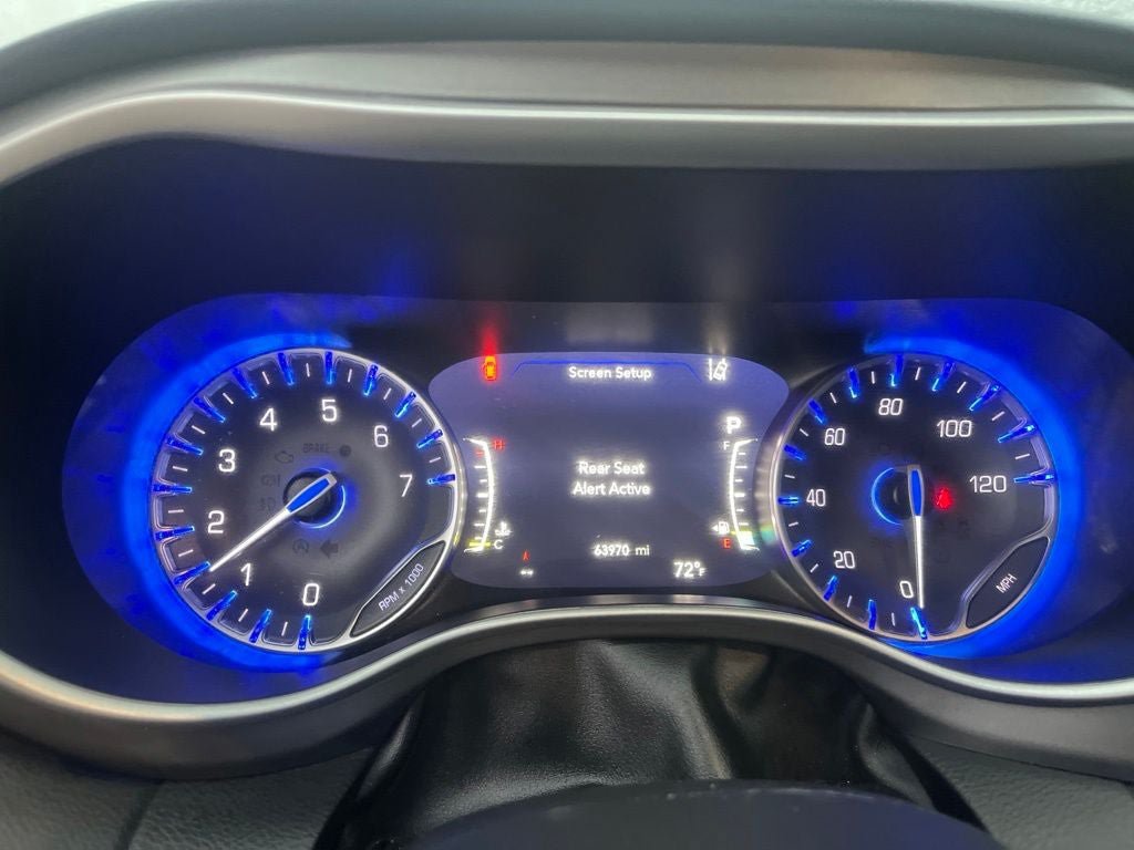 Used 2024 Chrysler Pacifica Touring-L FWD image 18