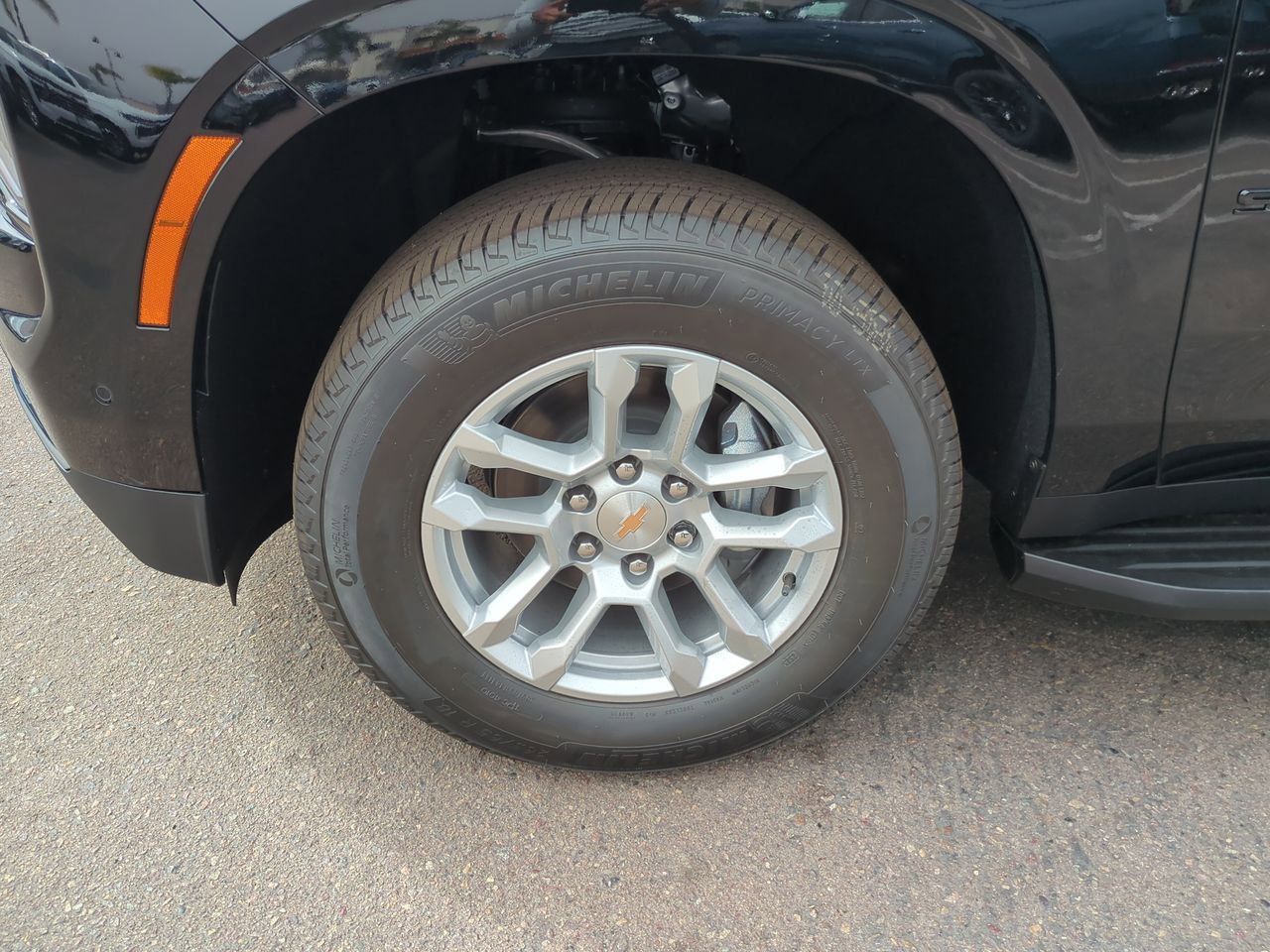 New 2026 Chevrolet Suburban LS w/ LPO, Dark Essentials Package image 32