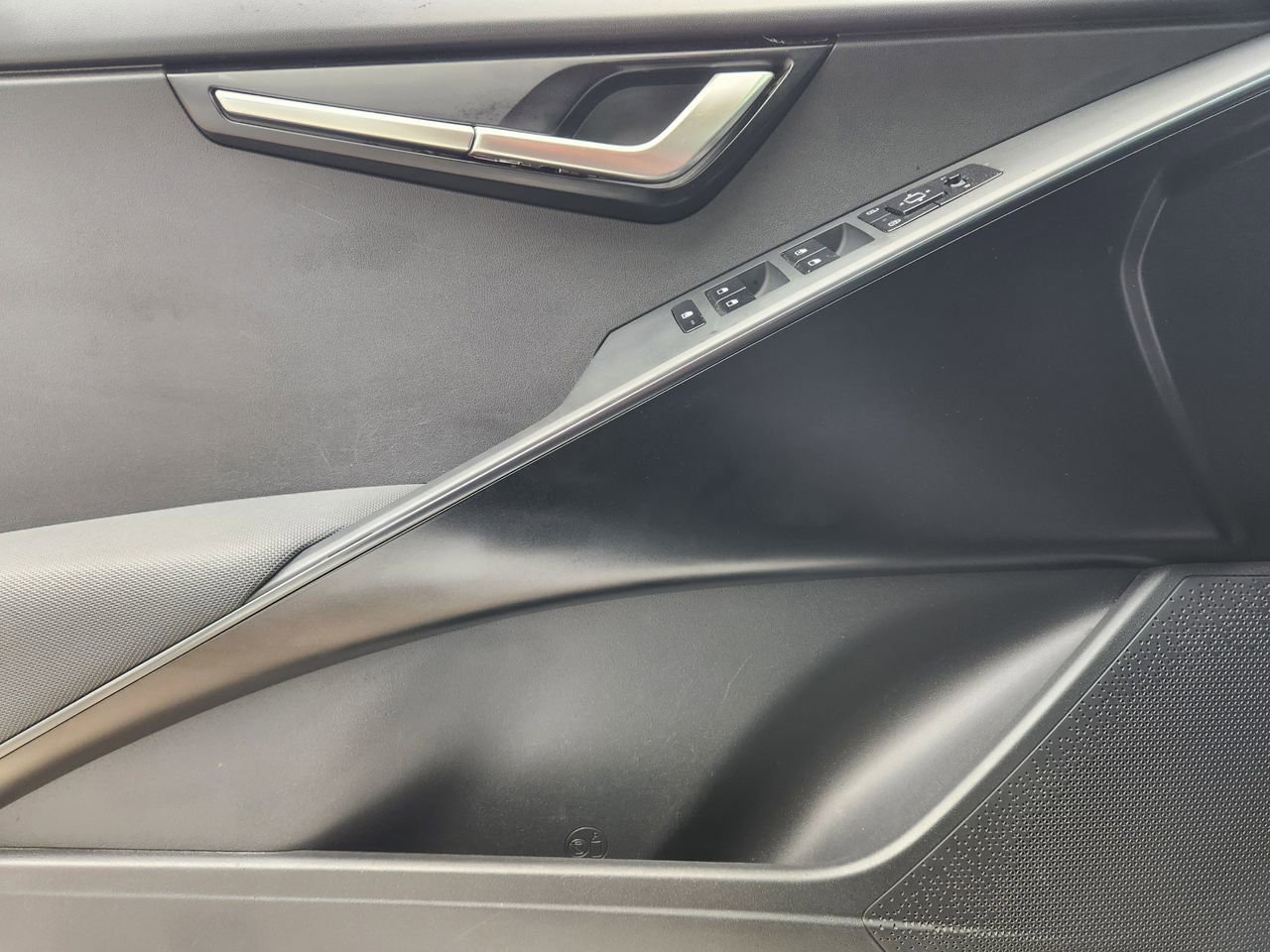 Used 2023 Kia Niro LX image 21