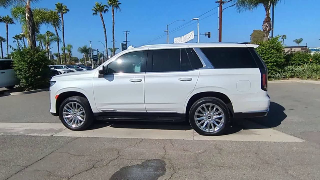 Used 2022 Cadillac Escalade Premium Luxury RWD image 5