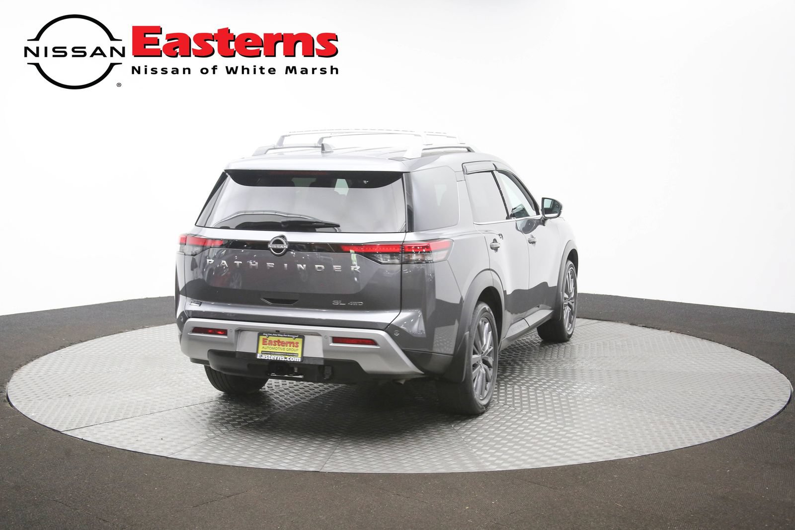 Used 2024 Nissan Pathfinder SL AWD/4WD image 39