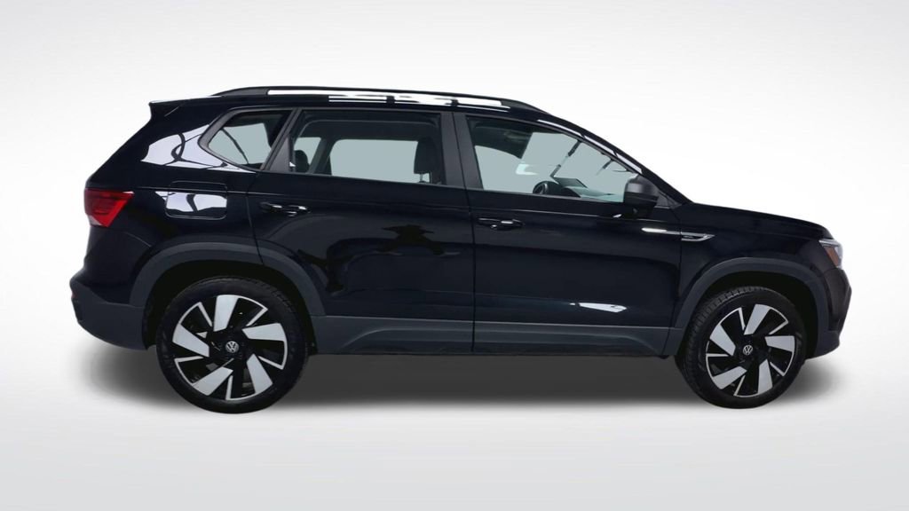 Used 2023 Volkswagen Taos S w/ Driver Assistance Package AWD/4WD image 9