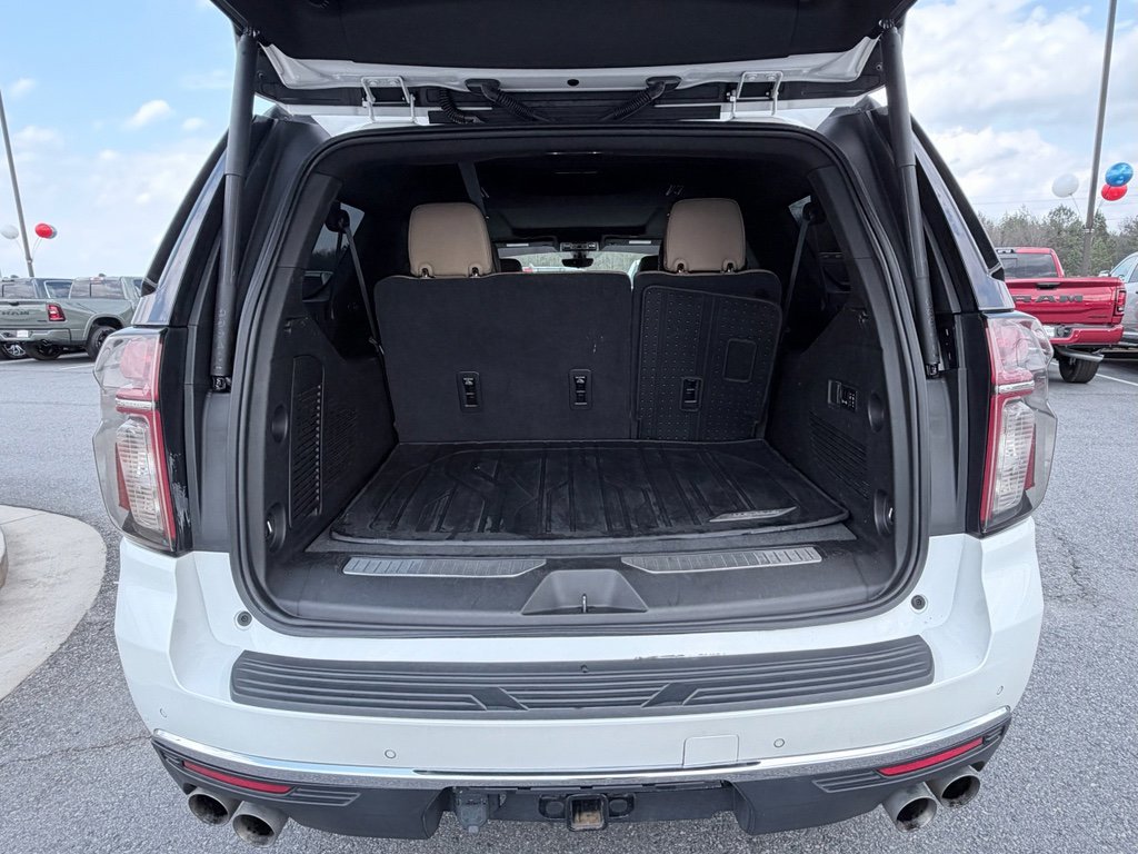 Used 2021 Chevrolet Suburban Premier w/ Premium Package image 8