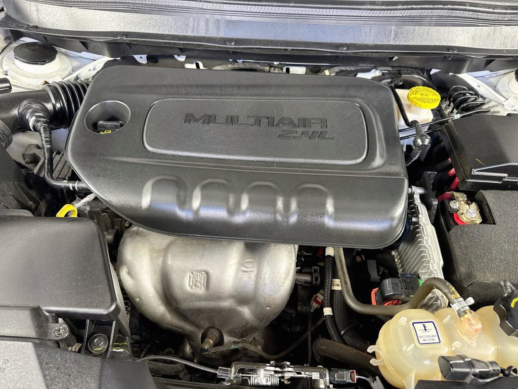 Used 2020 Jeep Cherokee Latitude Plus FWD image 38