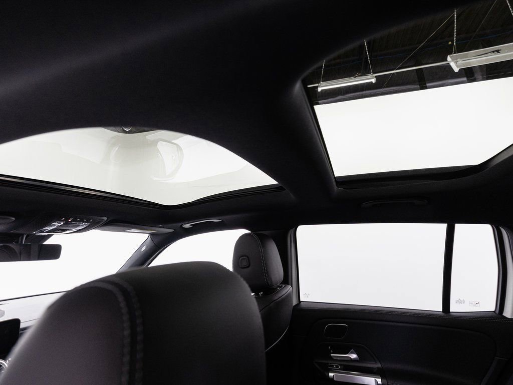 Used 2024 Mercedes-Benz EQB 350 4MATIC SUV image 23