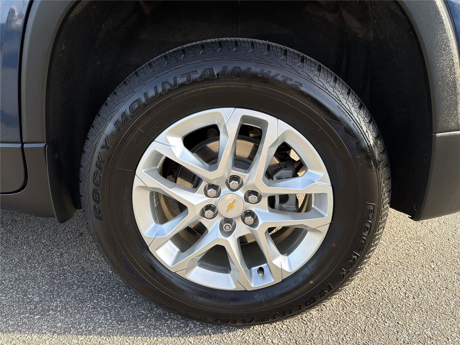 Used 2022 Chevrolet Traverse LS FWD image 19