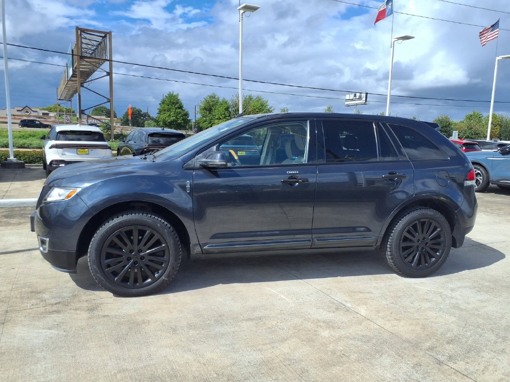 Used 2013 Lincoln MKX FWD image 3