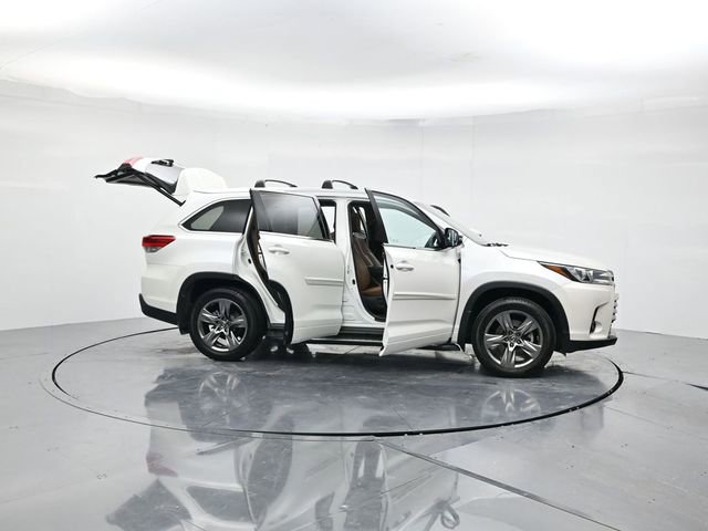 Used 2017 Toyota Highlander Limited Platinum image 54