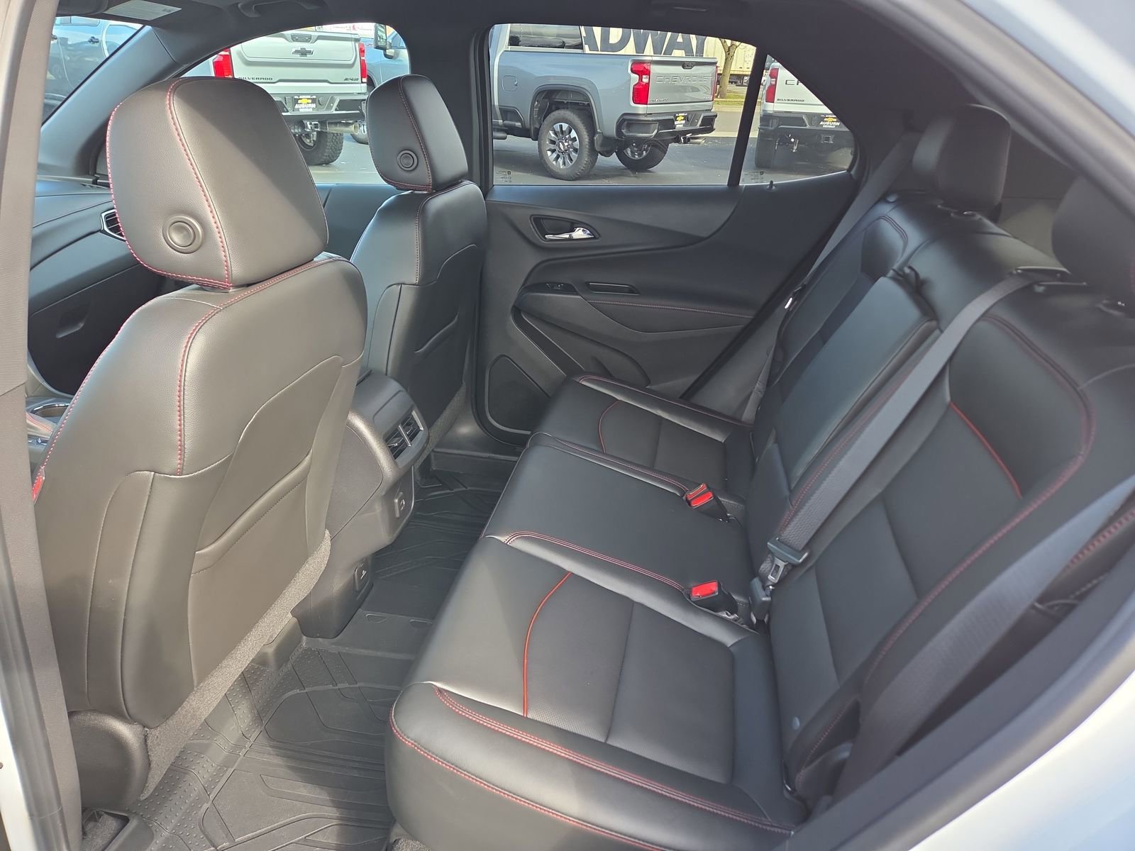 Used 2022 Chevrolet Equinox RS w/ RS Leather Package image 15