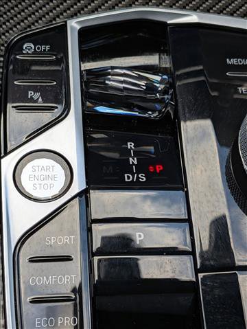 Used 2025 BMW X6 M60i w/ Executive Package image 15