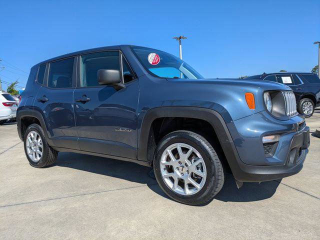 Certified 2023 Jeep Renegade Latitude AWD/4WD image 2