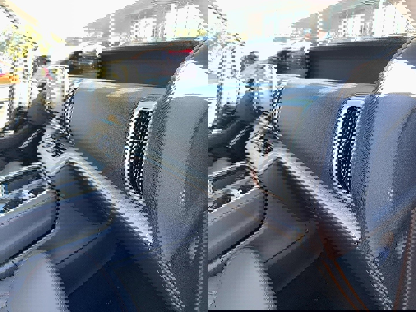 New 2025 Ford Expedition Active image 21