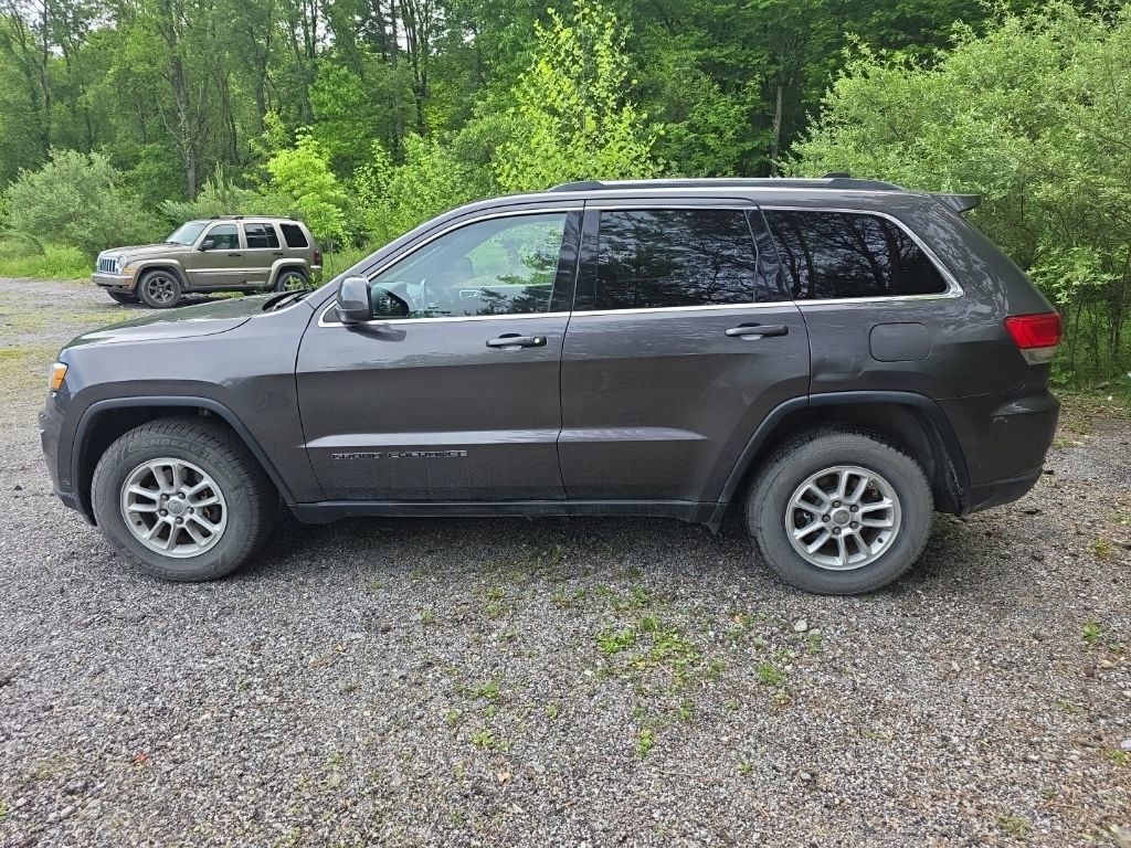 Used 2019 Jeep Grand Cherokee Laredo AWD/4WD image 7