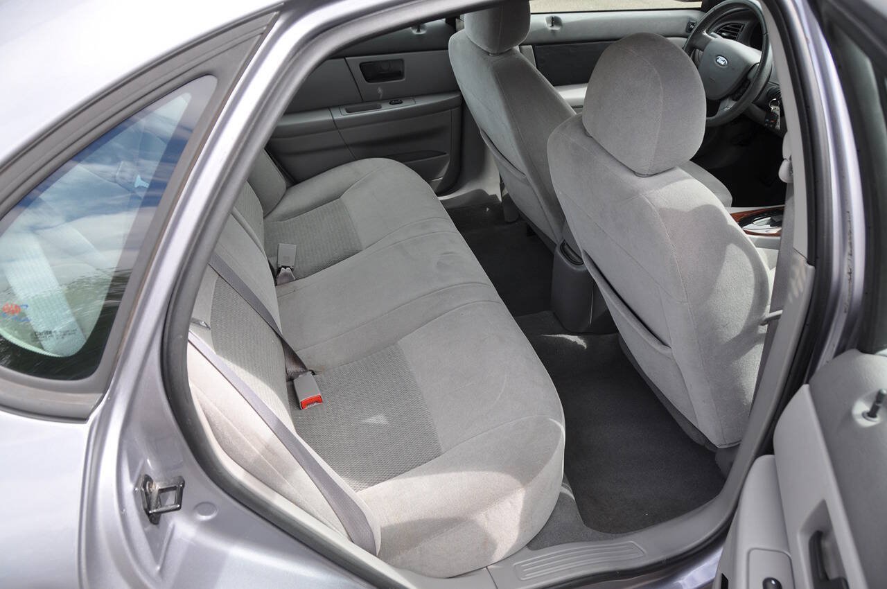 Used 2006 Ford Taurus SEL FWD image 23