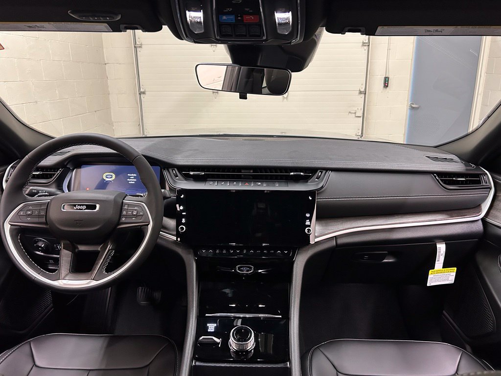 New 2027 Jeep Grand Cherokee L Limited AWD/4WD image 22