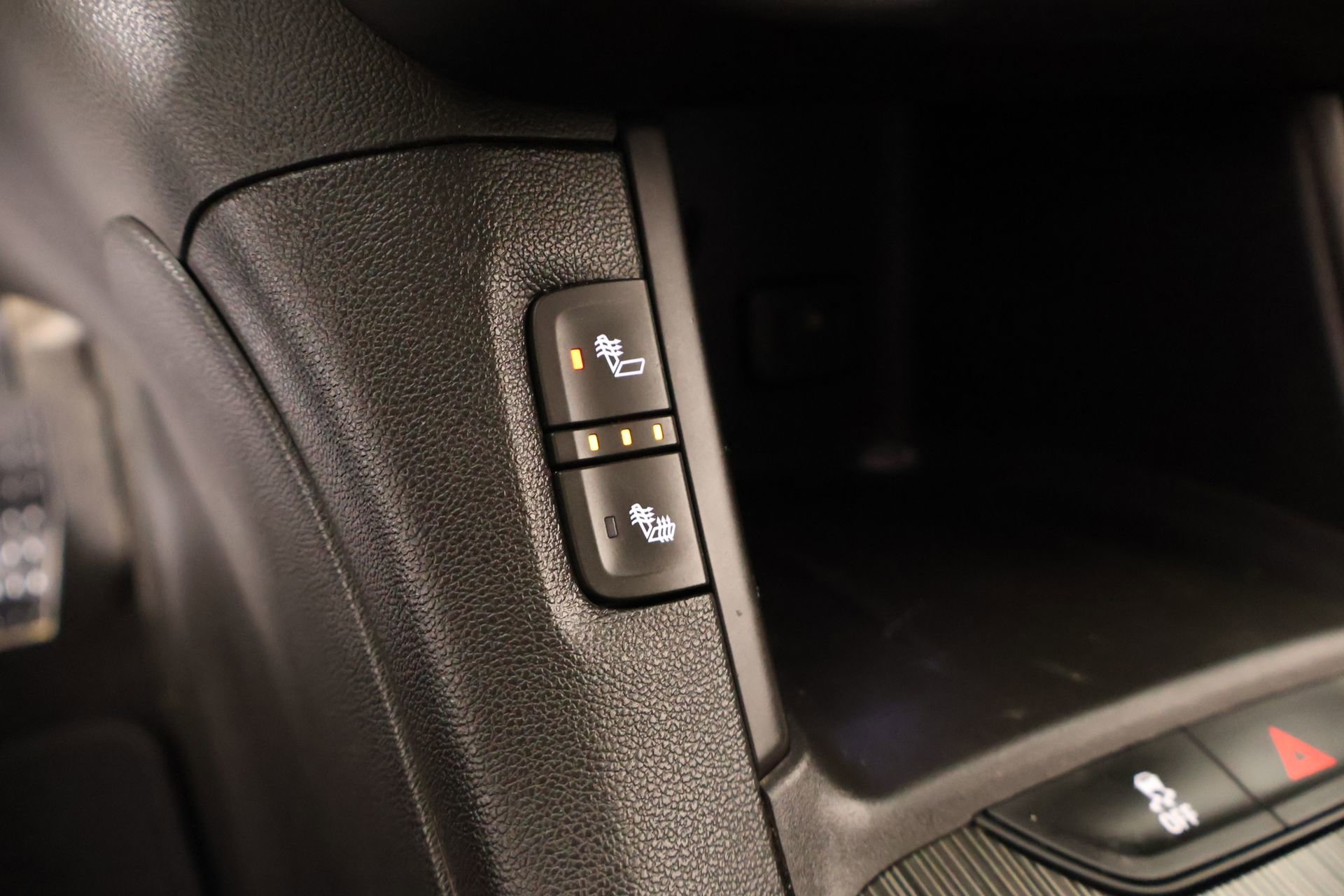 Used 2019 GMC Acadia SLT w/ Black Edition image 7