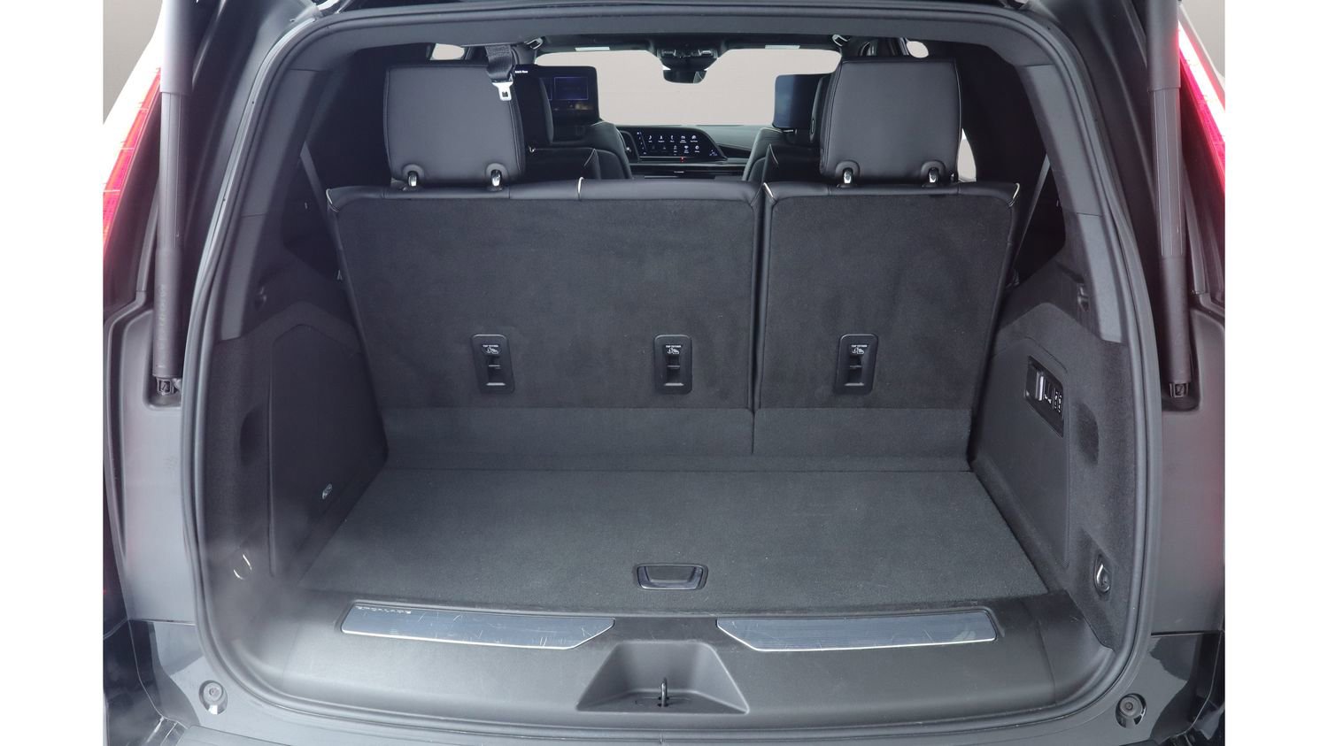 Used 2023 Cadillac Escalade Sport w/ Touring Package image 34