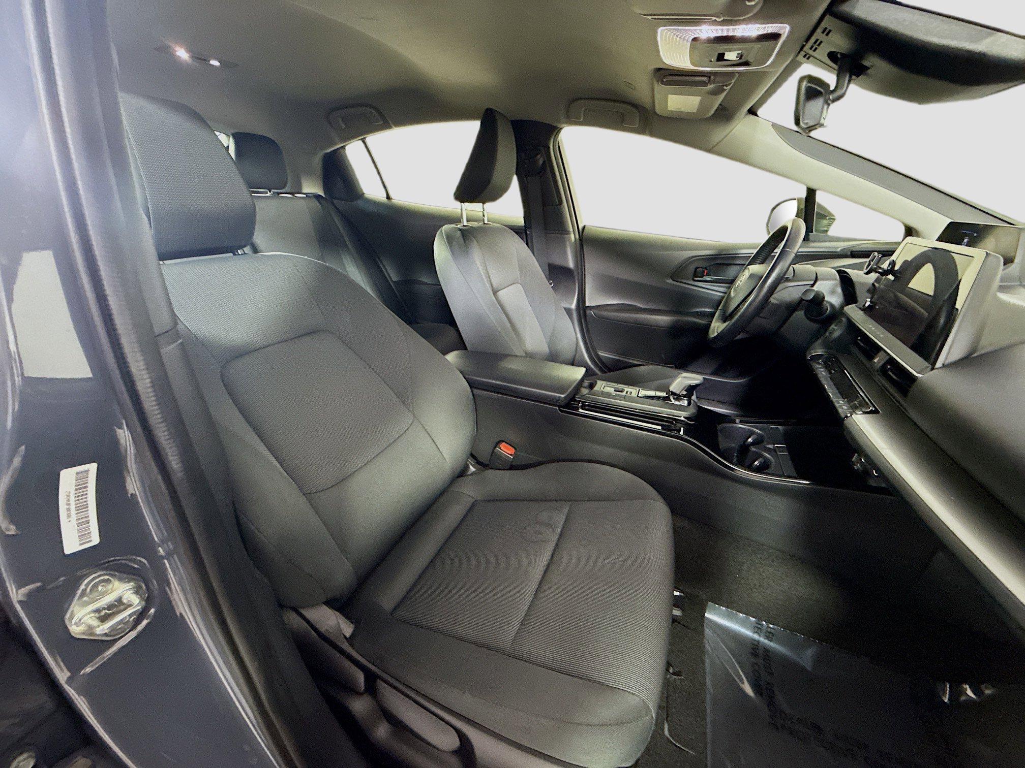 Used 2023 Toyota Prius LE image 29