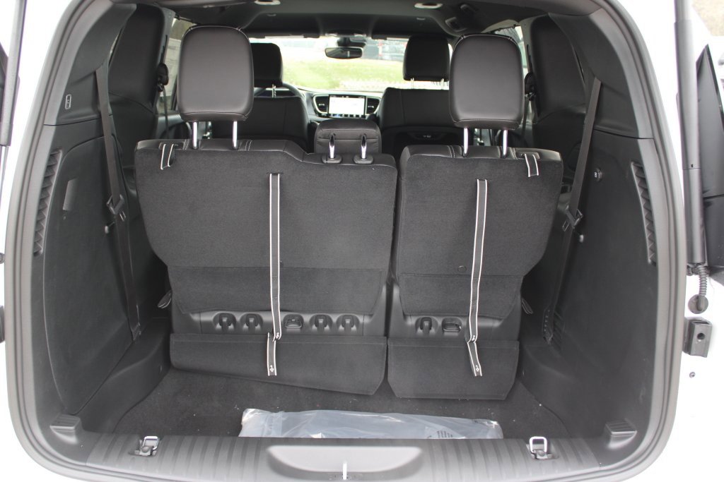 New 2026 Chrysler Pacifica Select image 33