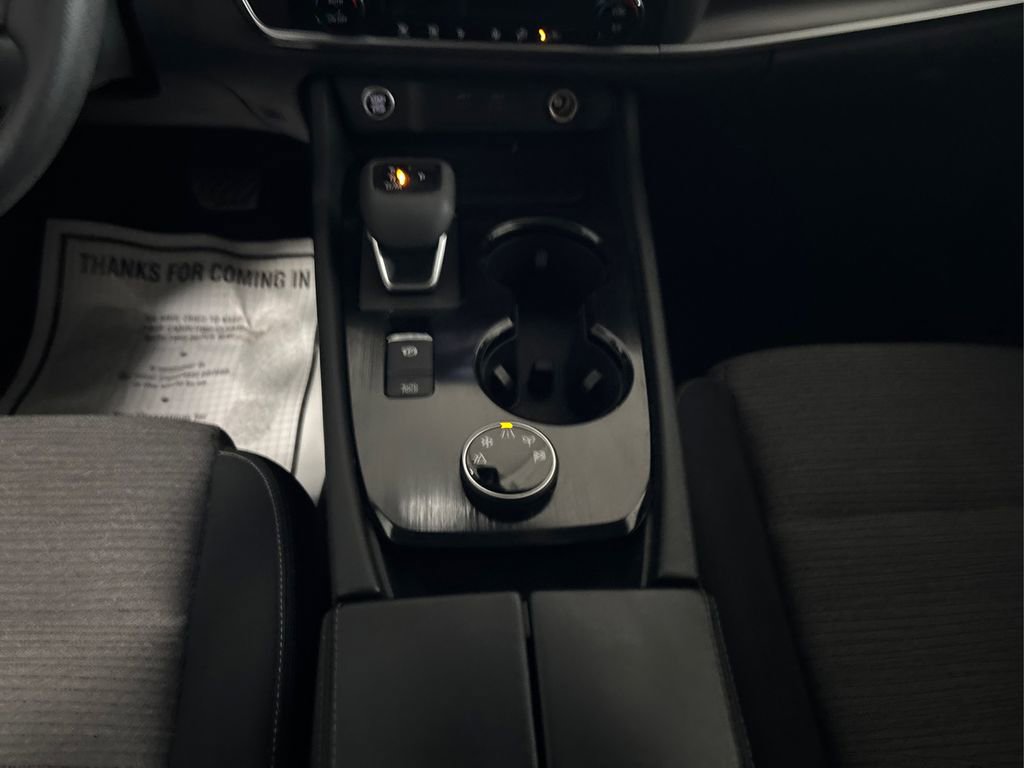 Used 2023 Nissan Rogue SV image 20