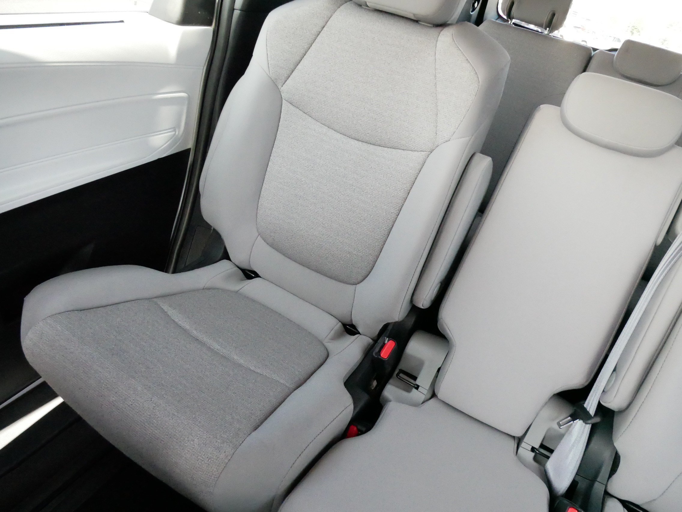 Certified 2025 Toyota Sienna LE FWD image 12