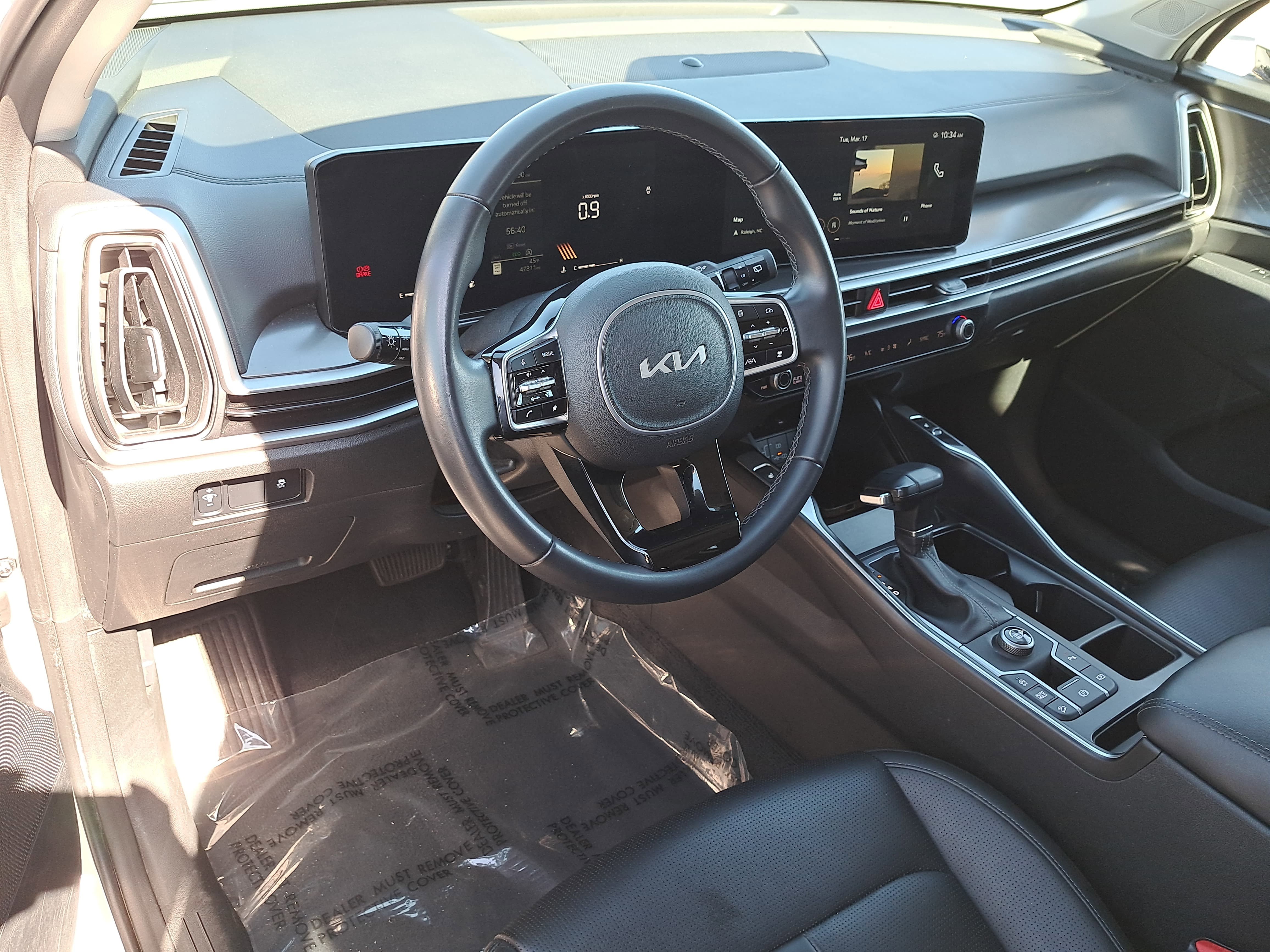 Used 2024 Kia Sorento S FWD image 16