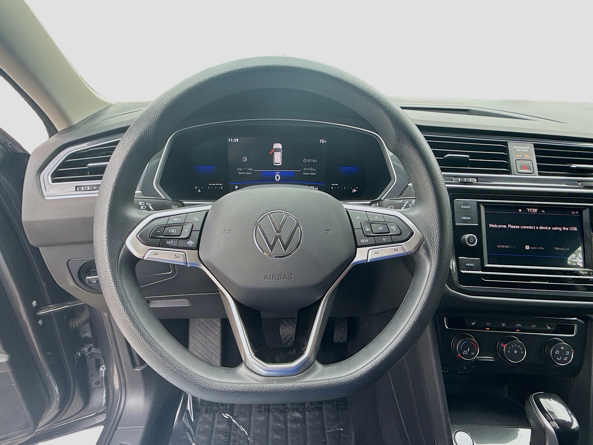 Certified 2022 Volkswagen Tiguan S image 10