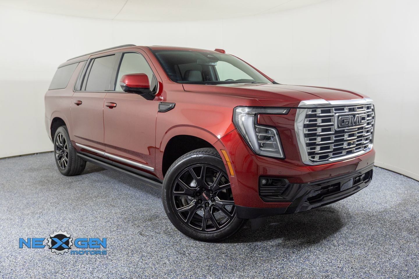 Used 2025 GMC Yukon XL Denali w/ Sun & Power Step Package