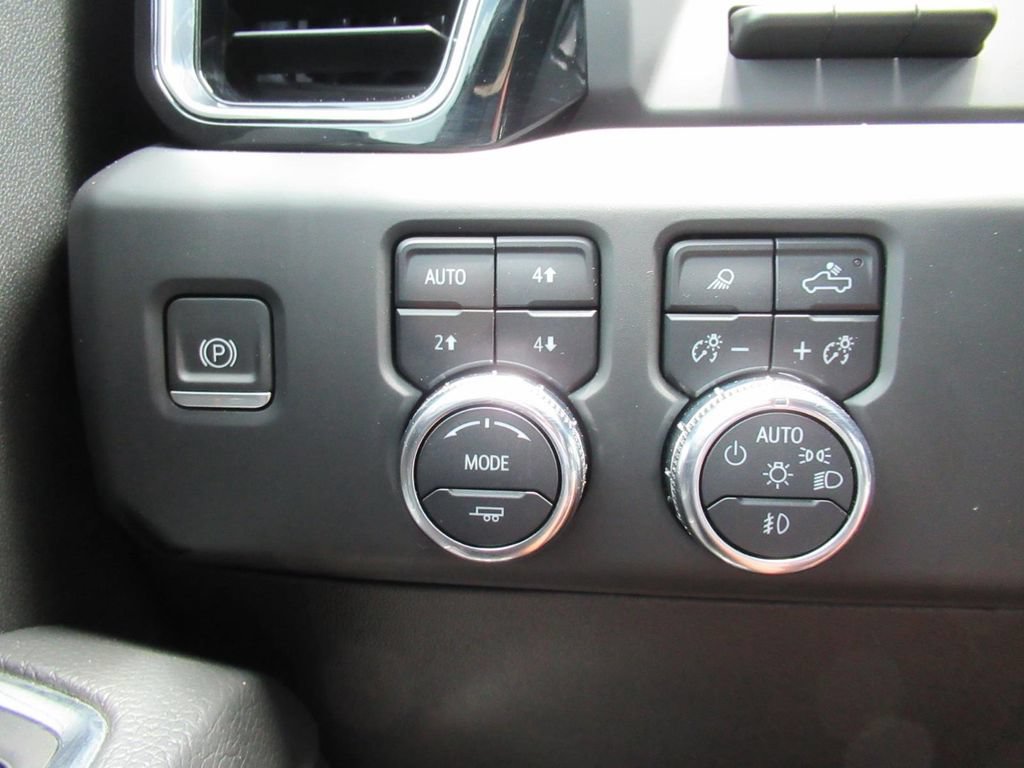 Used 2024 GMC Sierra 2500 Denali w/ Denali Reserve Package AWD/4WD image 22