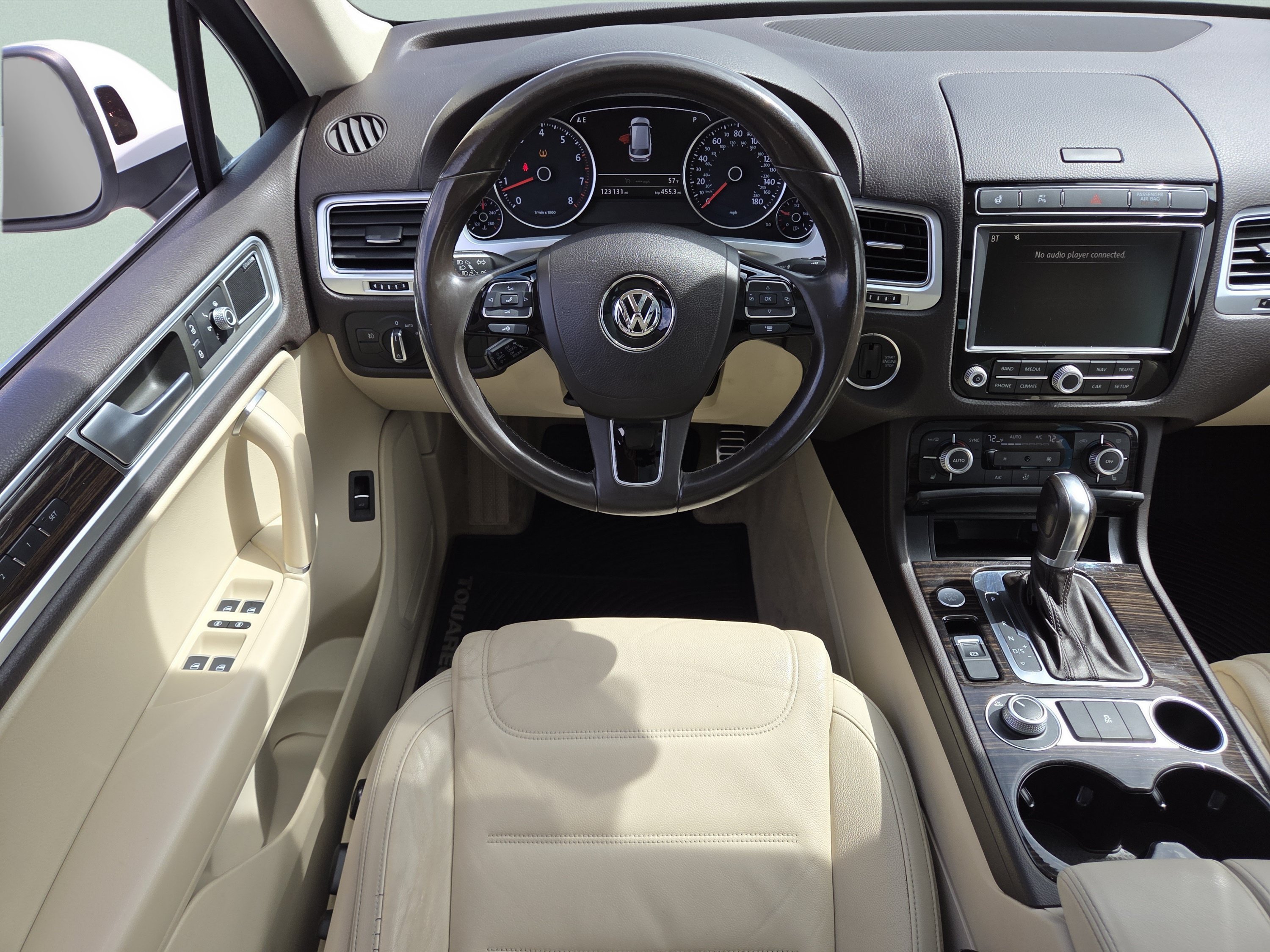 Used 2015 Volkswagen Touareg Executive AWD/4WD image 4