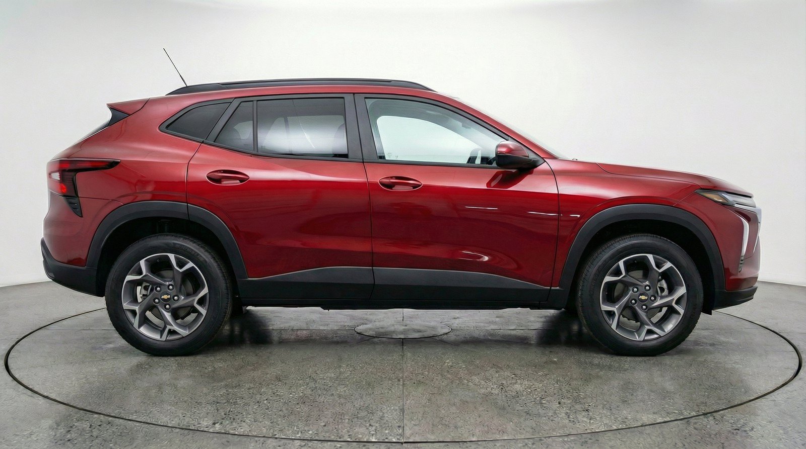 Used 2025 Chevrolet Trax LT w/ LT Convenience Package FWD image 11