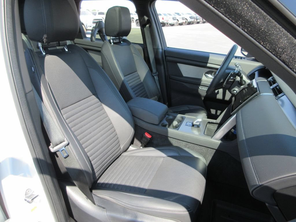 Used 2025 Land Rover Discovery Sport Dynamic SE AWD/4WD image 23