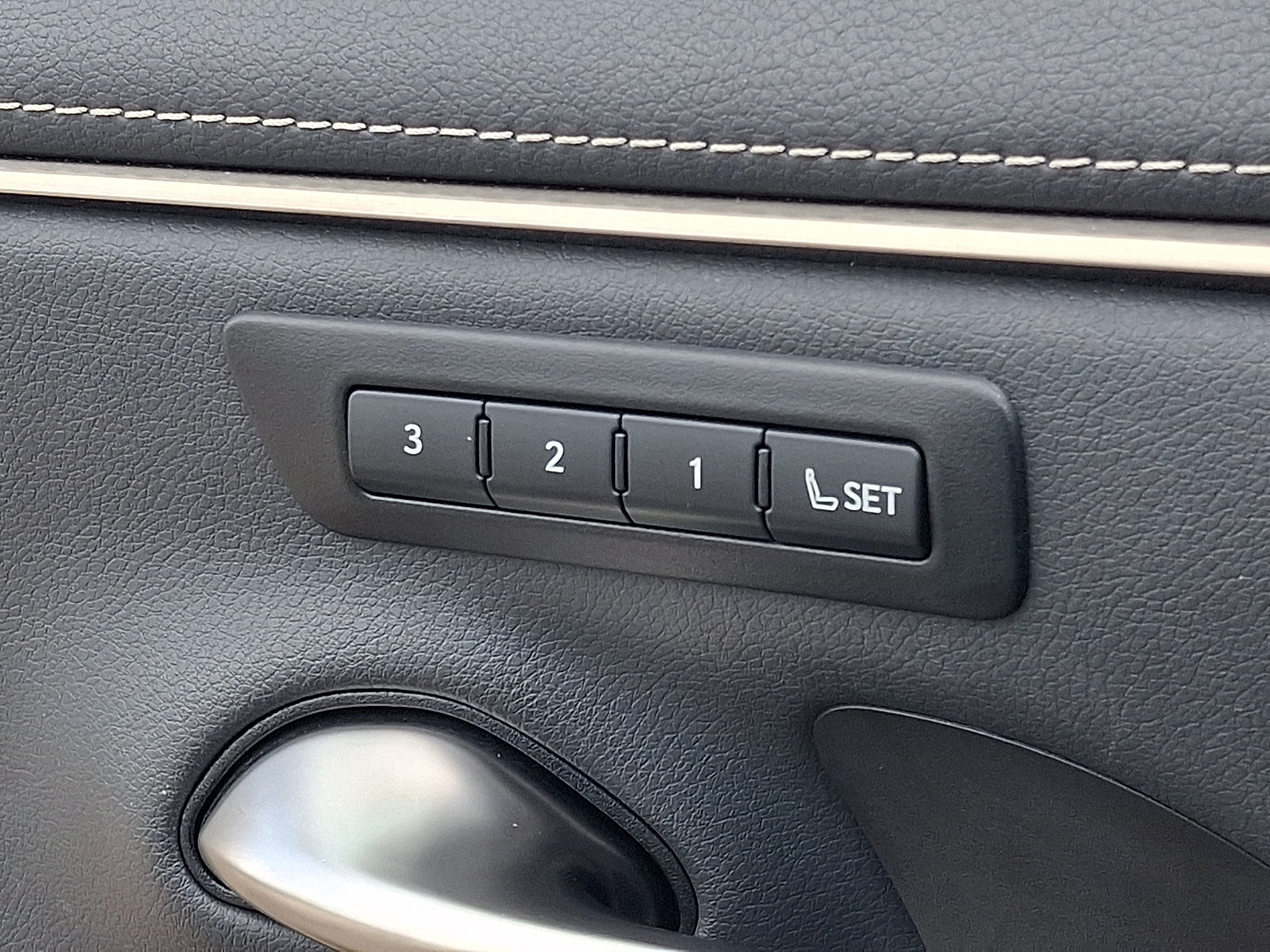 Used 2021 Lexus ES 300h w/ Premium Package FWD image 25