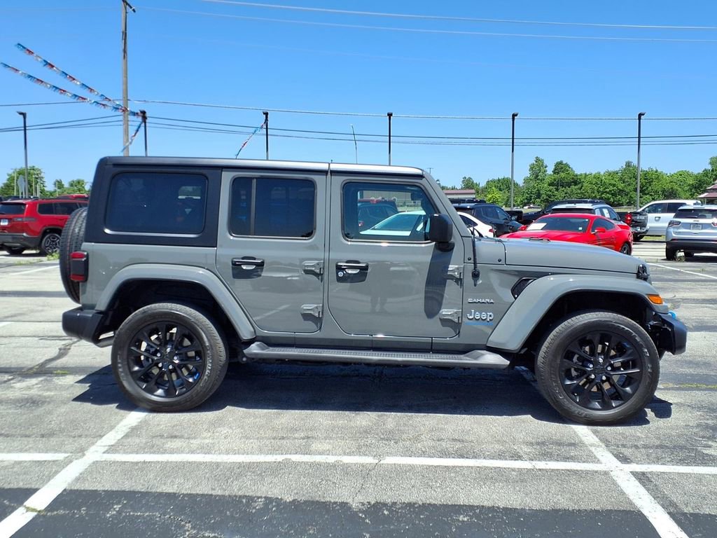Used 2023 Jeep Wrangler Unlimited Sahara w/ Cold Weather Group AWD/4WD image 8