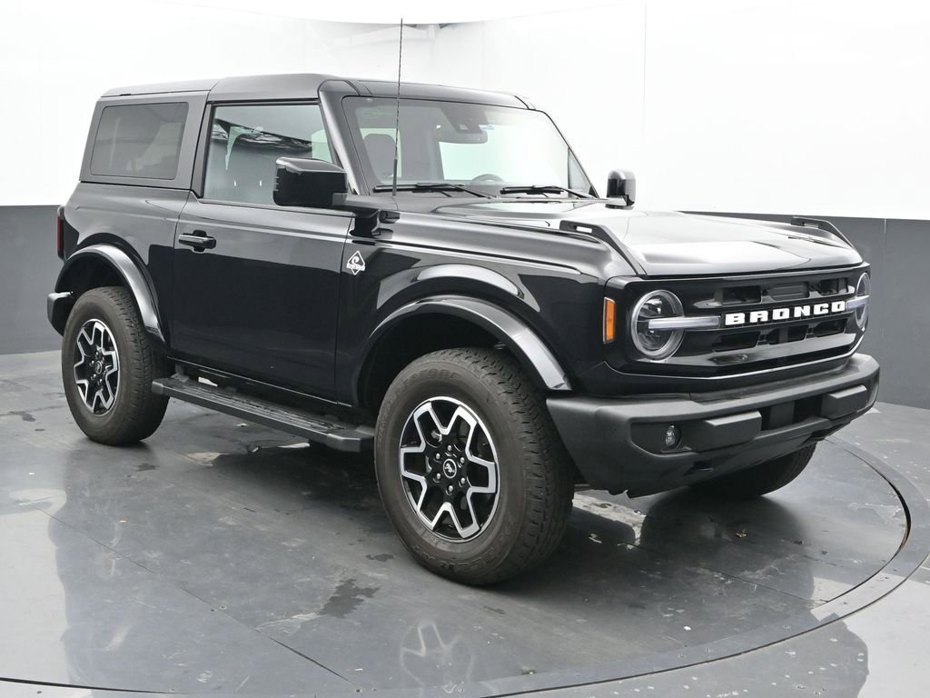Used 2022 Ford Bronco Outer Banks image 3