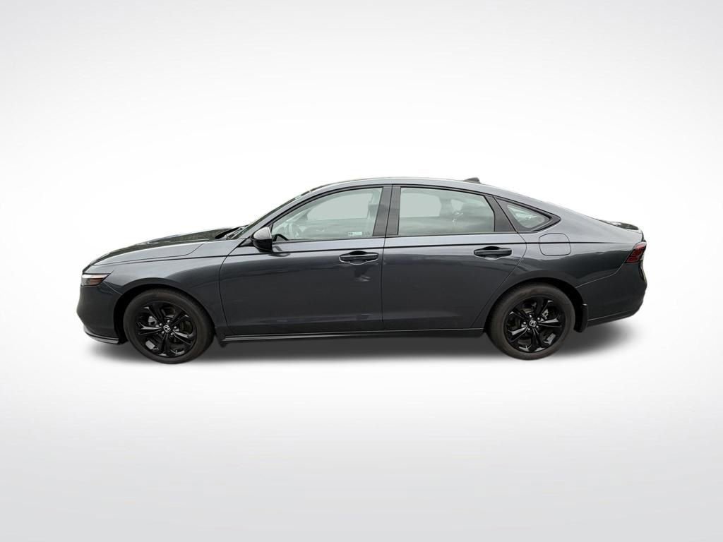 Used 2025 Honda Accord SE image 2