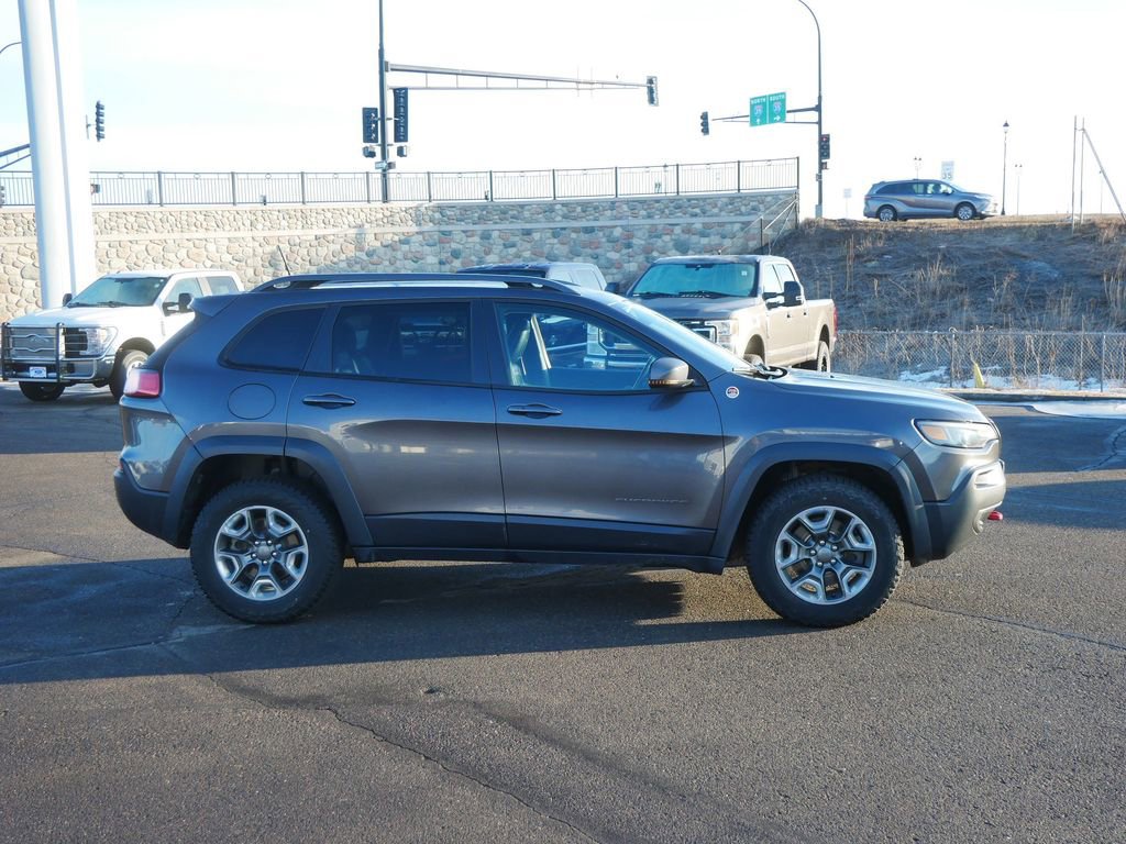 Used 2019 Jeep Cherokee Trailhawk image 4