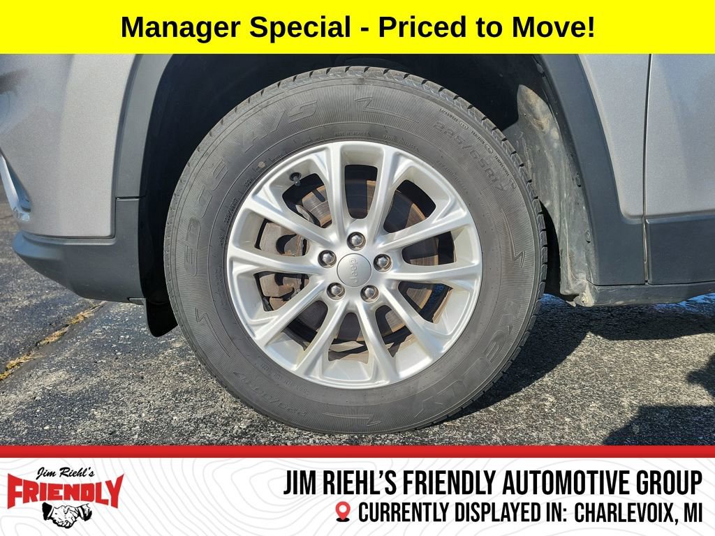 Used 2019 Jeep Cherokee Latitude w/ Popular Appearance Group image 27